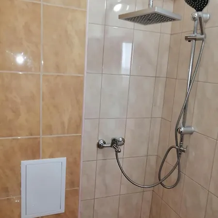 Femili Diveda מלון 2*