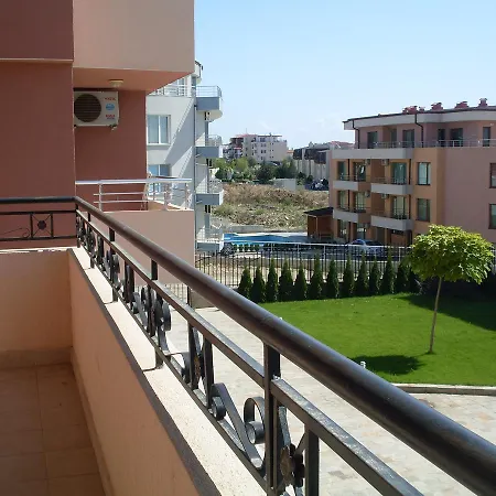 Femili Hotel Diveda ホテル スヴェティ・ヴラス