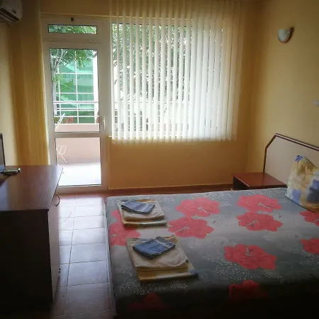 Femili Hotel Diveda ホテル