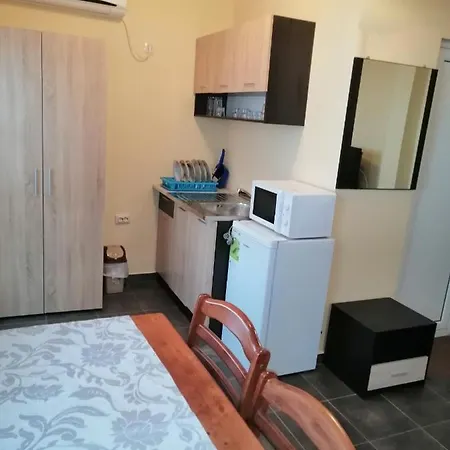 Femili Hotel Diveda ホテル スヴェティ・ヴラス